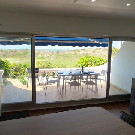 Sol-Y-Days Flamant, Superbe Appartement En Rez De Jardin Avec Grande Terrasse Et Jardinet, Face A La Mer Le Grau-du-Roi Luaran gambar
