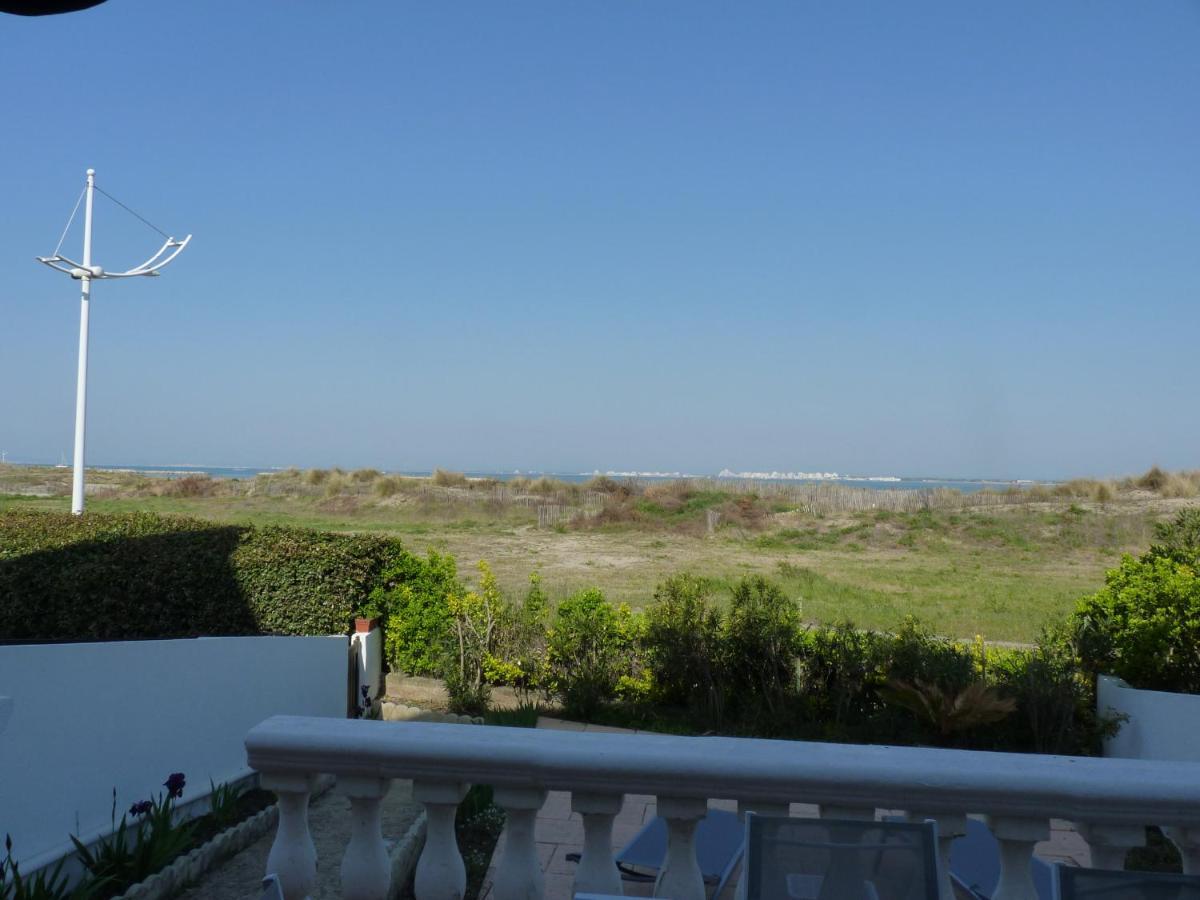 Sol-Y-Days Flamant, Superbe Appartement En Rez De Jardin Avec Grande Terrasse Et Jardinet, Face A La Mer Le Grau-du-Roi Luaran gambar