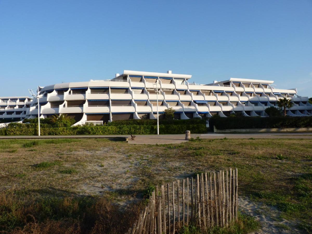 Sol-Y-Days Flamant, Superbe Appartement En Rez De Jardin Avec Grande Terrasse Et Jardinet, Face A La Mer Le Grau-du-Roi Luaran gambar